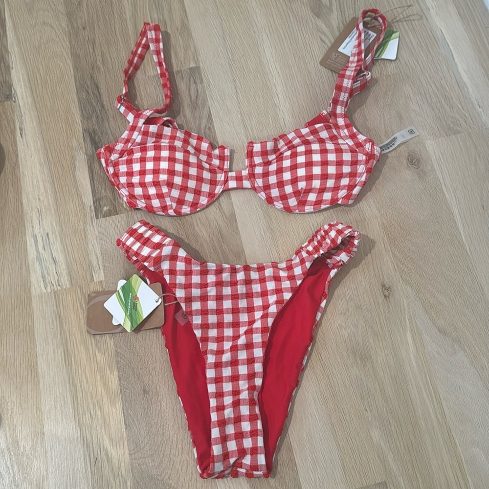 SOLD

Berlook Bikini - Top Small  Bottom X Small